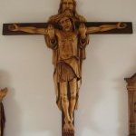 3. Vybavení kaple v Říčanech u Prahy, kříž, rozměry 130cmx100cm